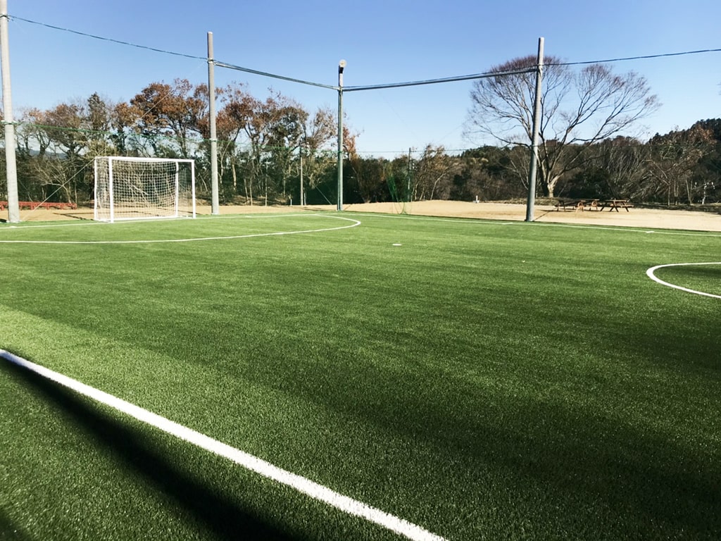 アクシズパートナーズ様フットサルコート竣工写真
